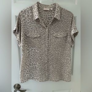 Belle by Kim Gravel gray white crepe blouse